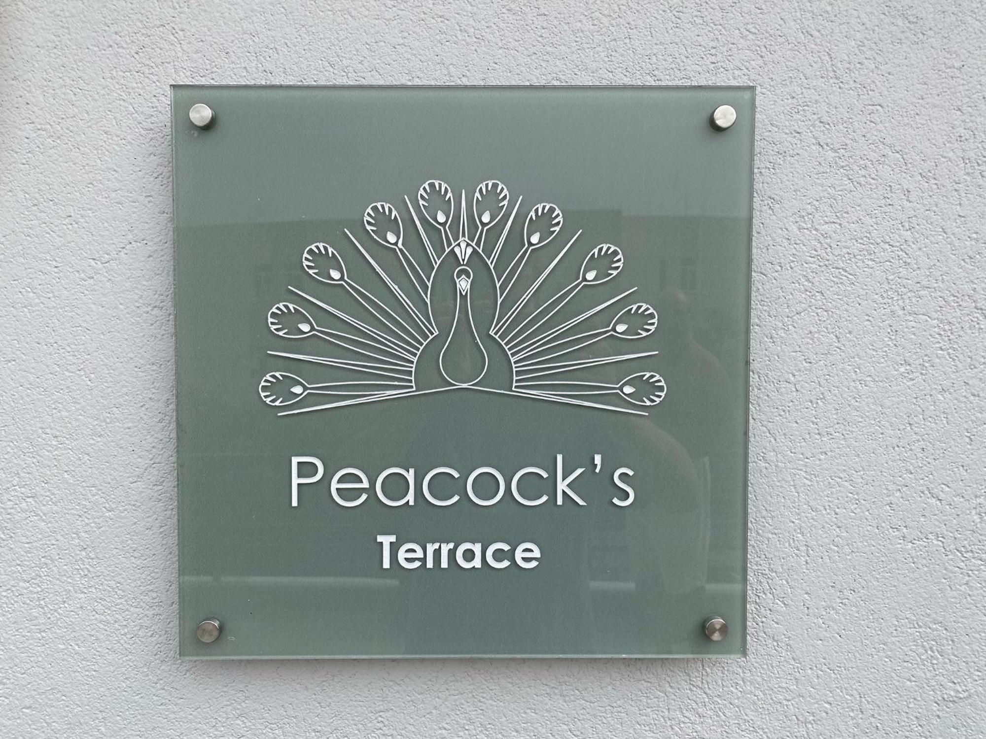Peacock'S Terrace Apartment พีเรียส ภายนอก รูปภาพ
