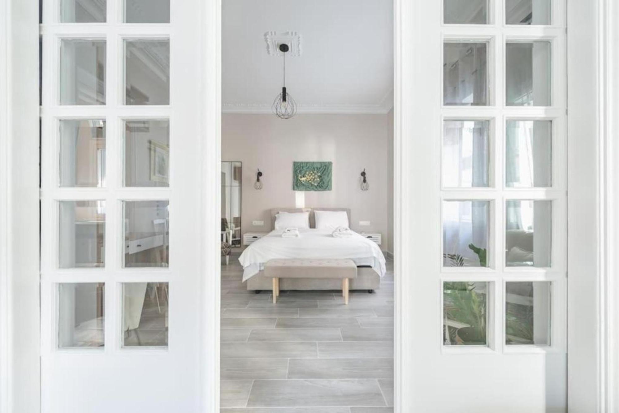 Peacock'S Terrace Apartment พีเรียส ภายนอก รูปภาพ