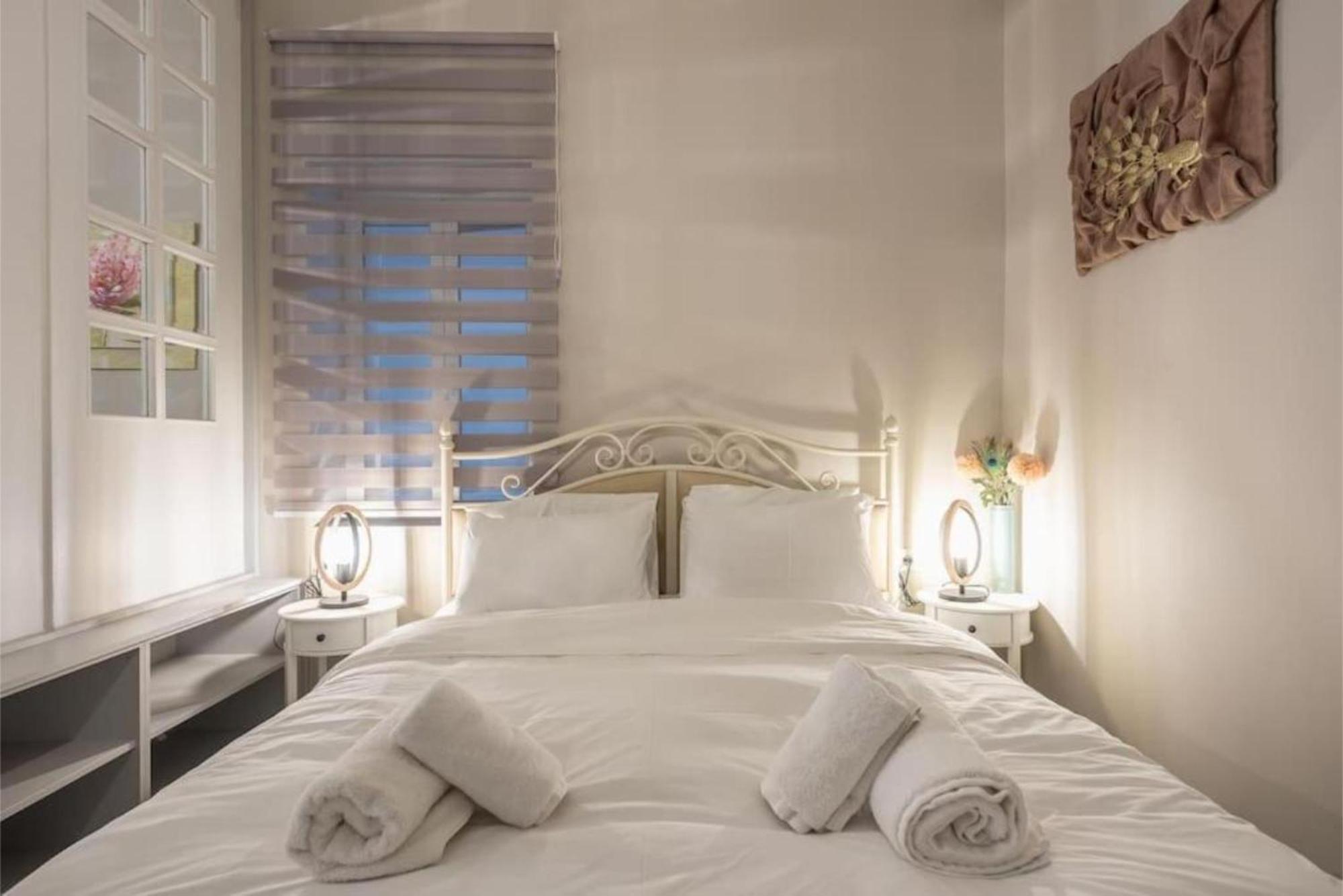Peacock'S Terrace Apartment พีเรียส ภายนอก รูปภาพ