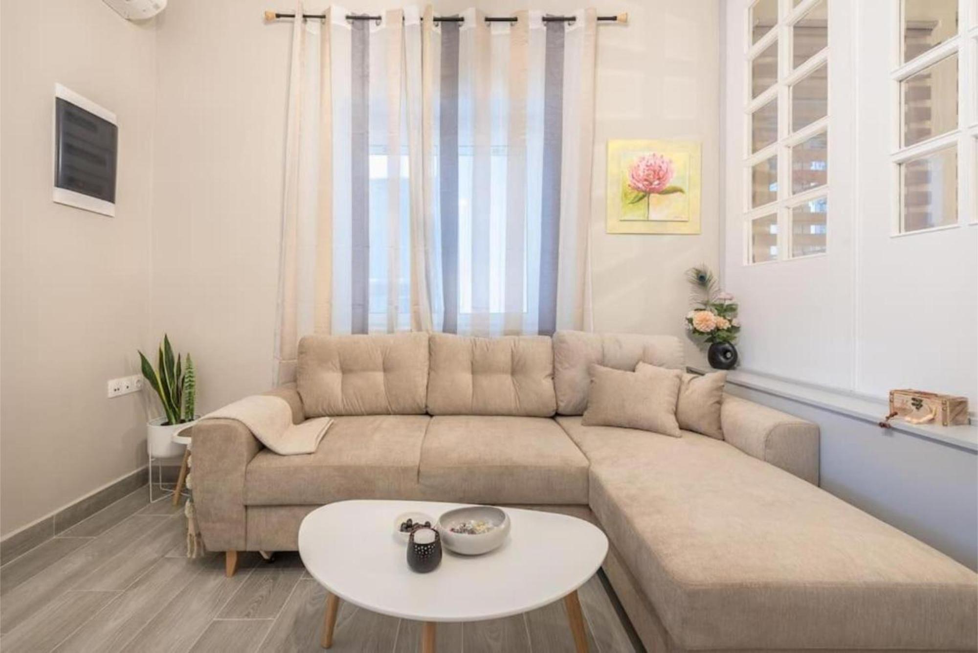 Peacock'S Terrace Apartment พีเรียส ภายนอก รูปภาพ